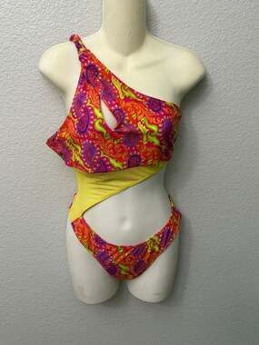 Icon Swim One Shoulder Cut Out Paisley Print Swimsuit Size L